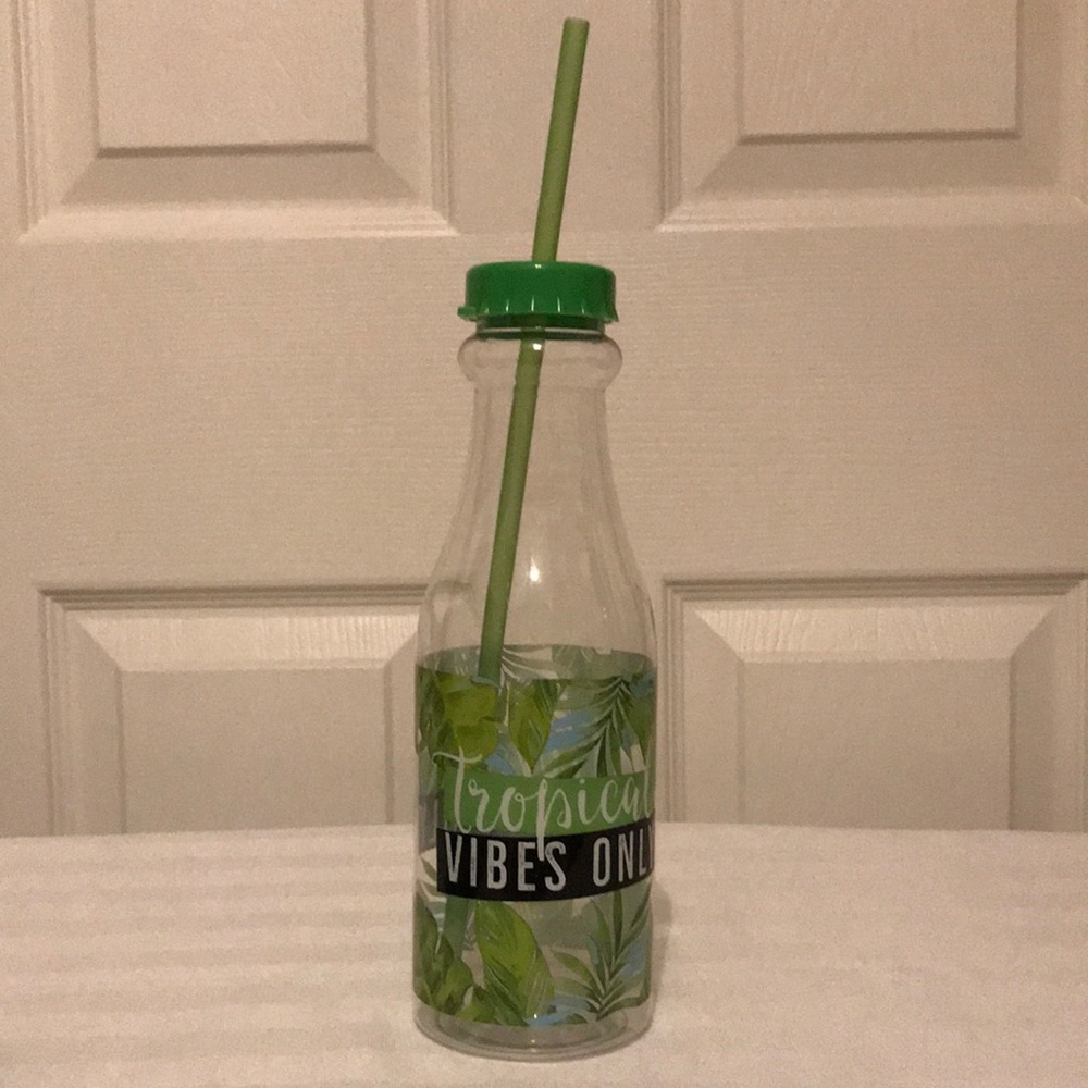 Plastic bottle with straw and lid. Tropical Vibes Only.